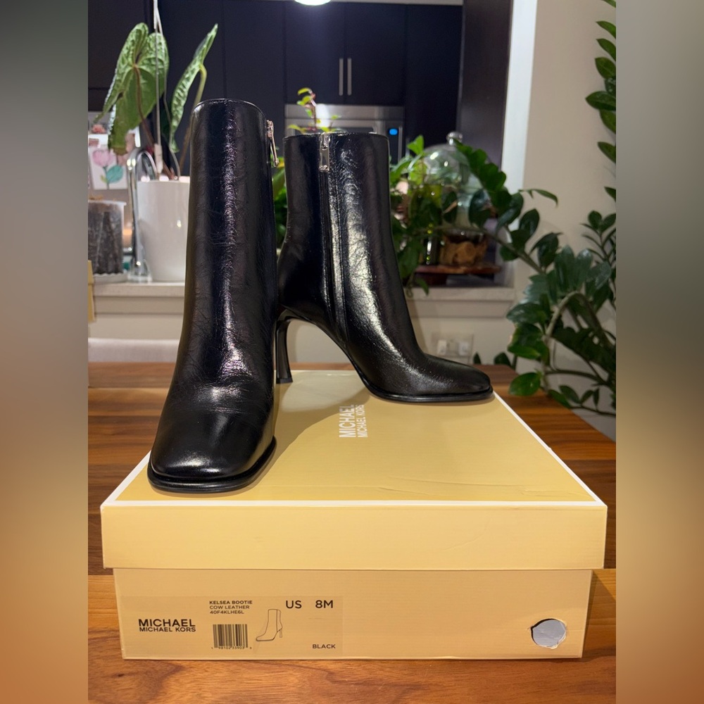 Michael Kors Black Heeled Boots Sleek Design
